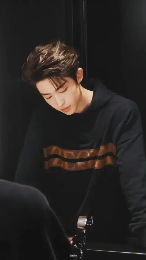 刘宇背头眼神杀大片