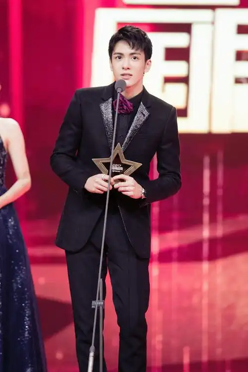 曾舜晞受邀出席国剧盛典 荣获"媒体推荐男演员" 感恩观众