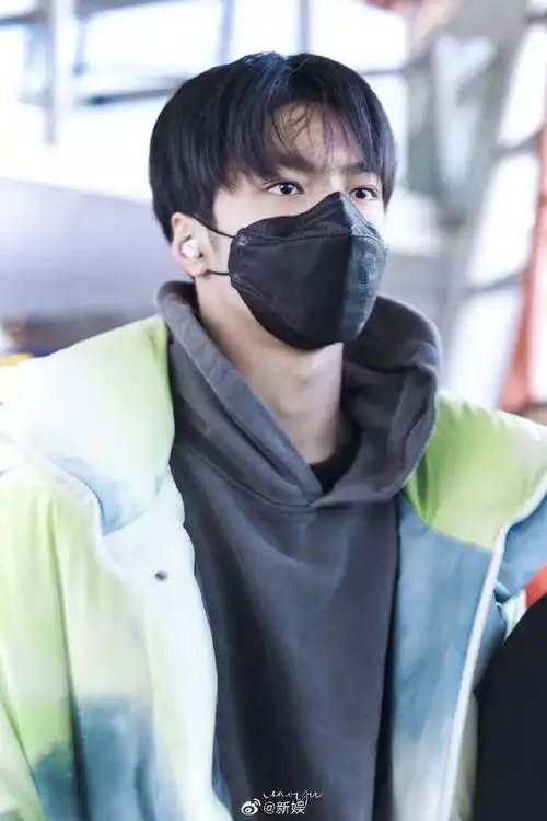 刘耀文1207机场look