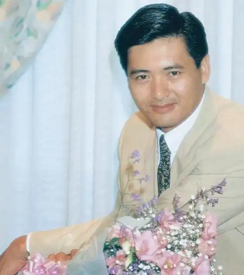 同为"香港之子",周润发和成龙的现状为何并不相同?