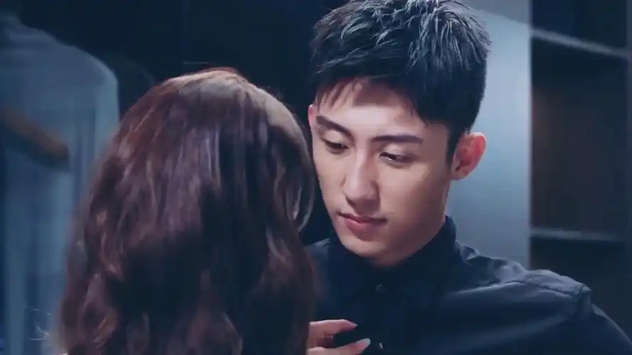 黄景瑜 x 迪丽热巴|领带吻|眼神开车佼佼者_哔哩哔哩_bilibili