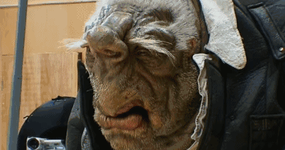 最耗费心血的,当然是那些形态诡异又透着蜜汁可爱的外星人.