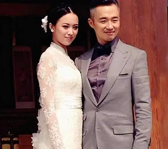 程雷和妻子王萌萌的感情,虽相差18岁,但依旧甜蜜如初