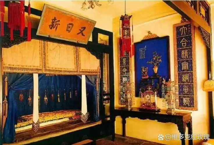 但是,养心殿的皇帝卧室,却只有区区10㎡,而那张龙床更只剩下2.