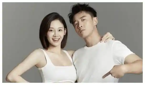 哺乳期怀孕,35岁的"浪姐"苗苗一直在乘风破浪_舞蹈_姐姐_冯小刚