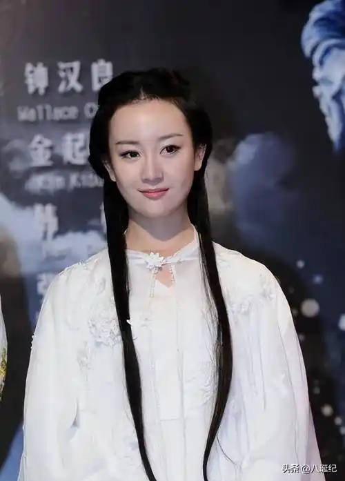 假哭的热巴,僵硬的金晨,来看看不整不尬的蒋欣,哭戏堪称教科书_毛晓彤