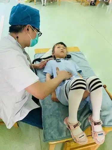 桐桐播报 :健康体检,快乐成长——记凤凰中心幼儿园"六一"体检_检查