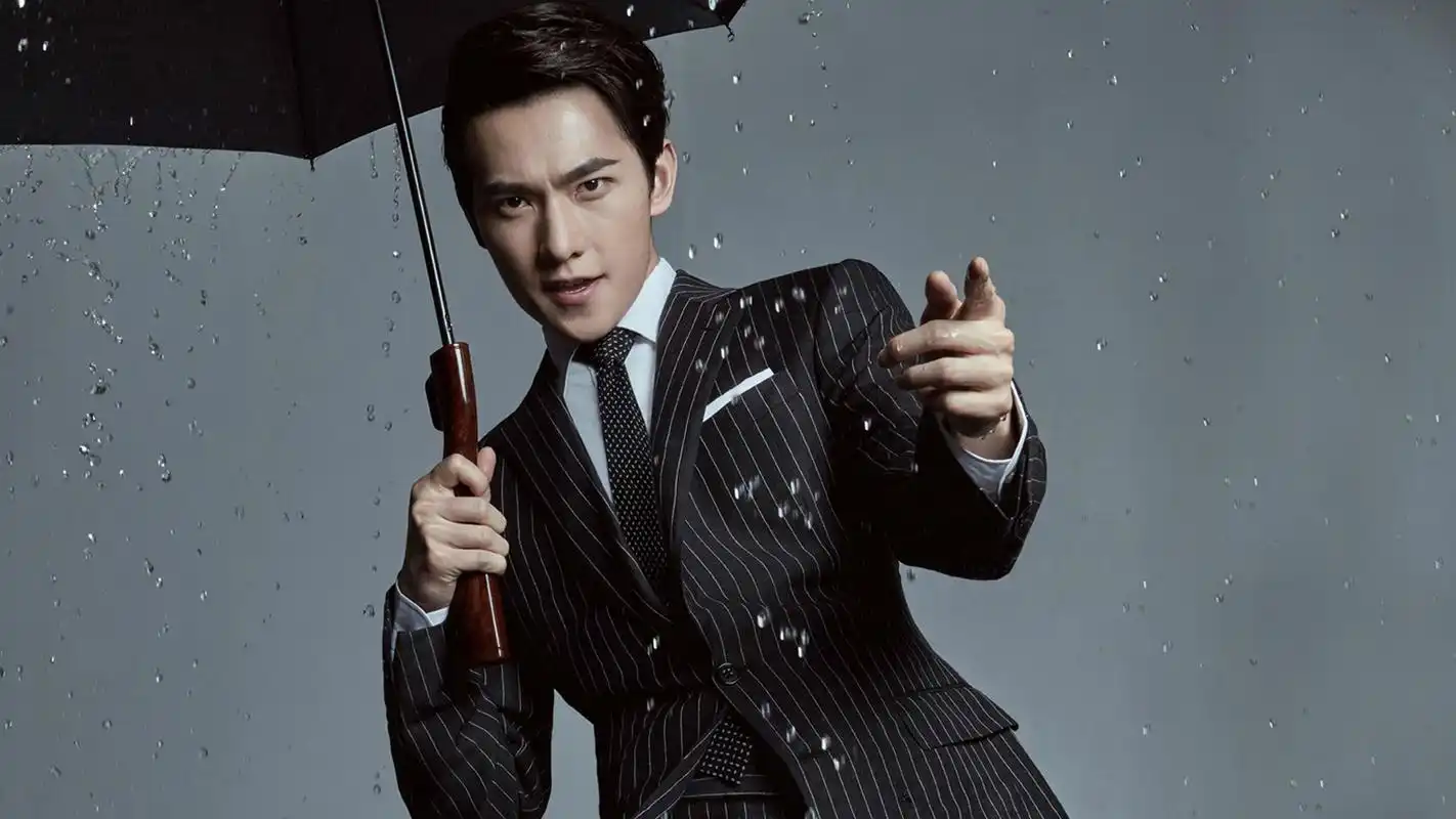 首页 桌面壁纸 人气偶像杨洋雨中成熟霸气黑白大片写真图片上一张下一