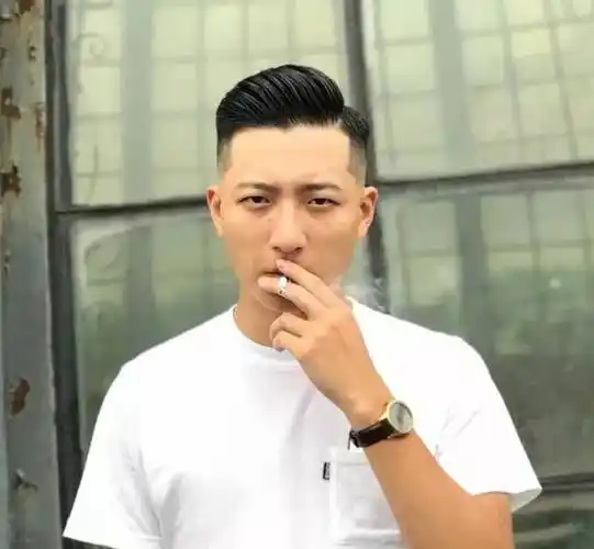 中国男生剪复古油头发型,原来可以这么帅!
