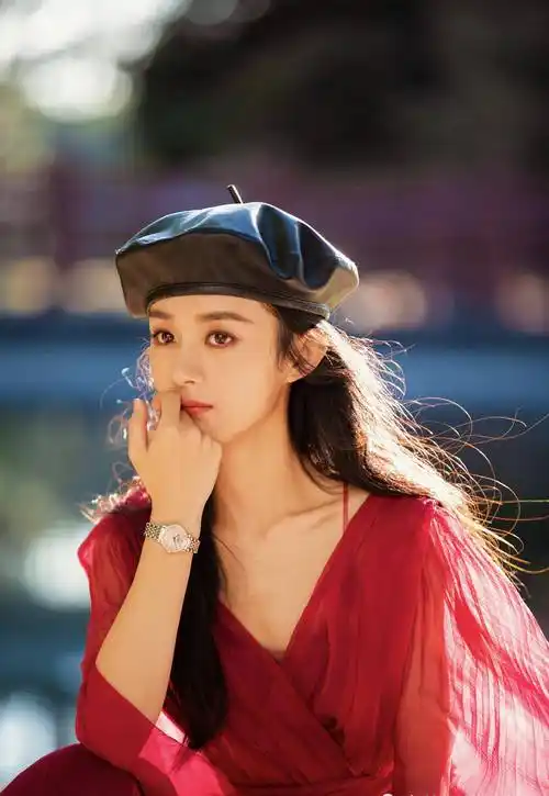 赵丽颖最新杂志大片来了!这一次,她自己来承包鱼塘_阳光_时尚_感觉