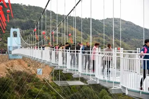 就在玉环家门口首座高空5d玻璃桥来了
