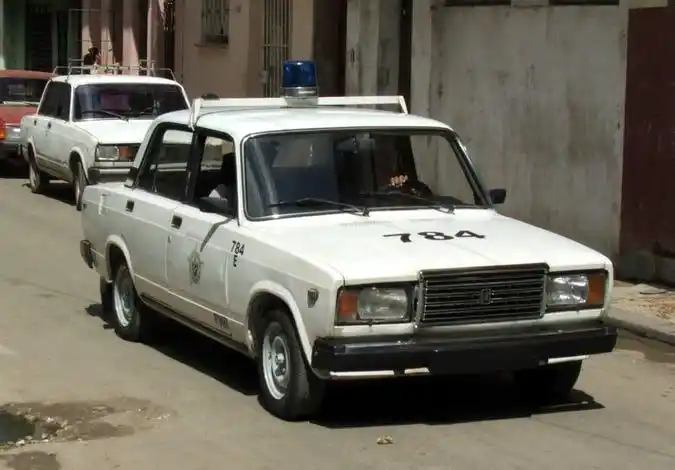 2015年,世界上10个国家,个别警车相对较差