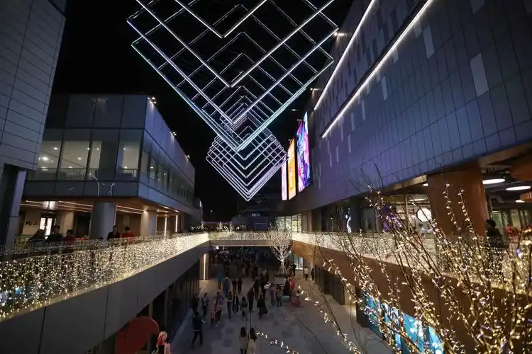 首日零售超2200万,客流突破22万,昆山万象汇助力升级城市商业格局