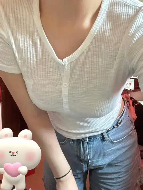 一整个梦中情衣的大动作圆圆的胸很难不爱