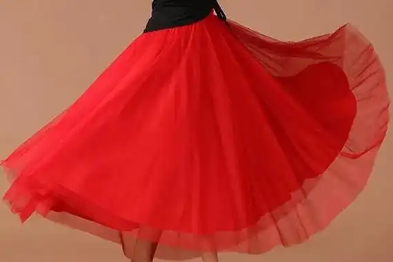 穿1毫米的裙子跳舞