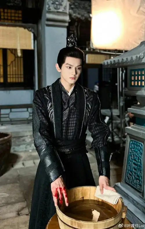 叶盛佳 执笔是我的救赎