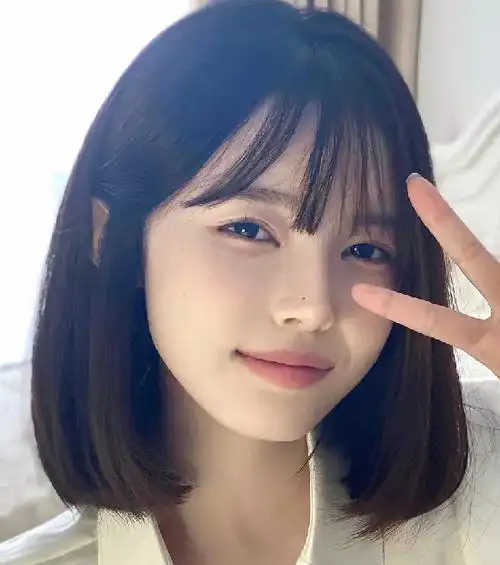 戴口罩也好看的发型不妨试试?齐脖长度的内扣短发,勾勒出