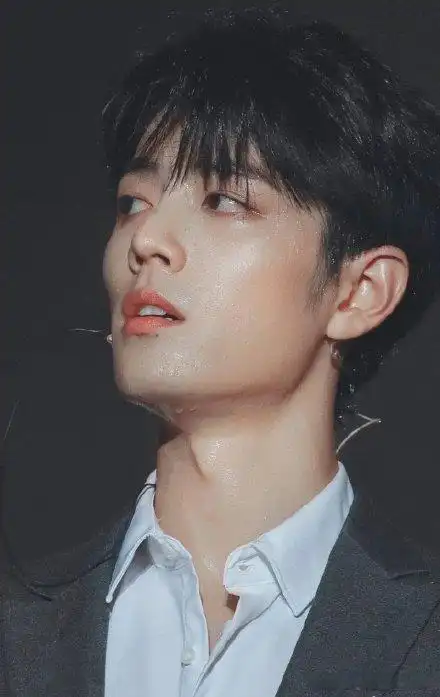 肖战回眸杀合集一眼万年直穿你的心灵