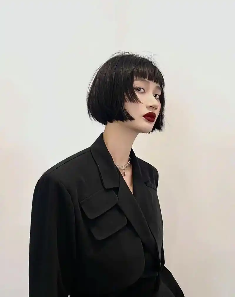 2023今年流行的发型长短公主切深圳接发