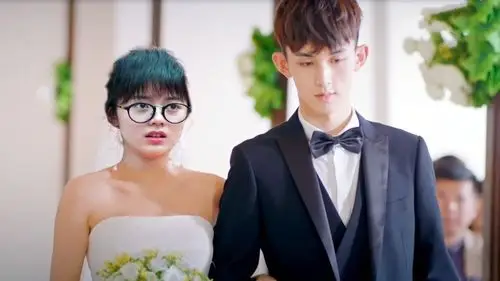 少年派:钱三一妙妙订婚,婆婆送的礼物太奇葩,三一看后脸红心跳