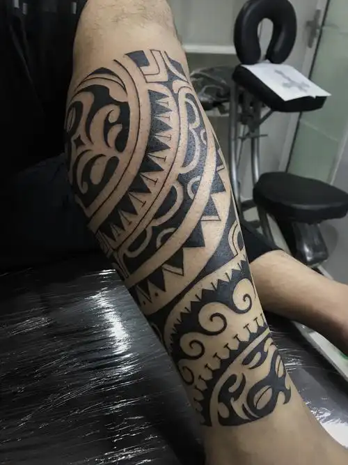 小腿玛雅图腾纹身图案