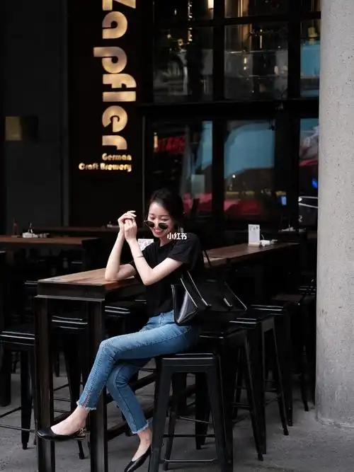 ootd160夏天最舒适的黑t搭配牛仔裤