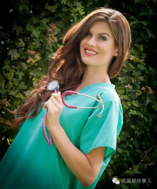 人家有颜,还是个学霸!