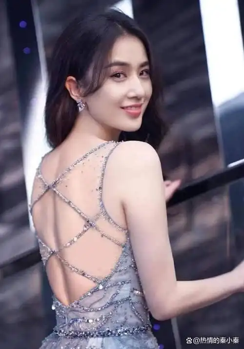 来聊聊黄圣依(eva huang),这位娱乐圈的多才多艺女演员.