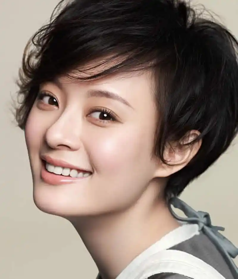 在《甄嬛传》之前,孙俪就拥有了能让观众叫得出名字的角色,《幸福像花