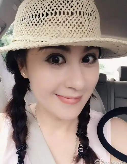 张卫健前女友tvb花旦江欣燕放下12年婚姻伤痛,新剧饰演冻龄妈妈_生活