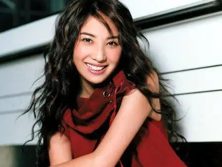 郑希怡早年唱歌(香港最霉女星郑希怡)(1)