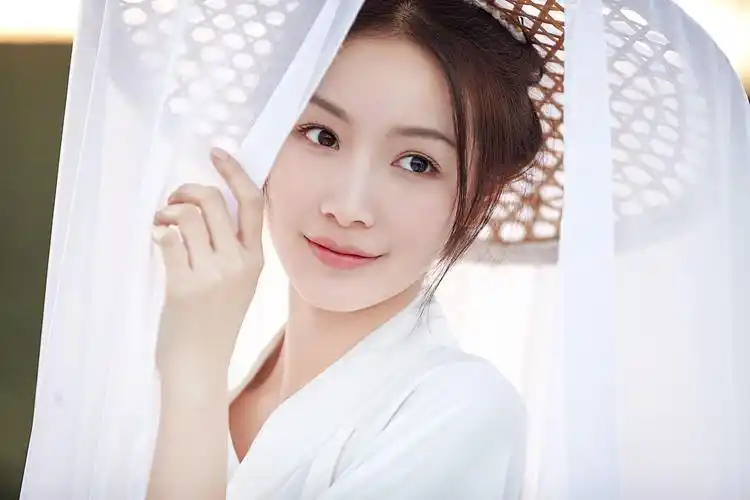 原欢娱影视旗下演员张南正式更名为张楠