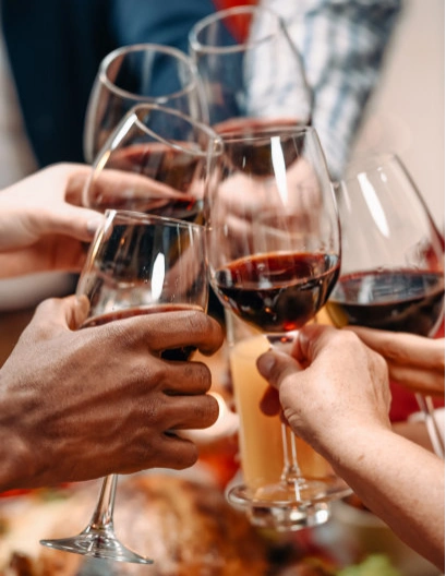 喝酒为什么要碰杯?难道真的是为了防止下毒?