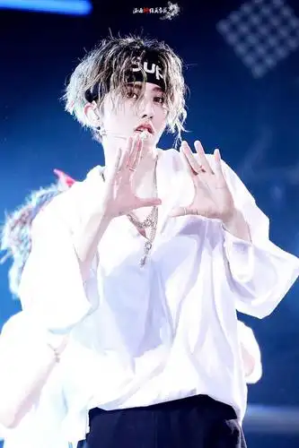 蔡徐坤 - 堆糖,美图壁纸兴趣社区