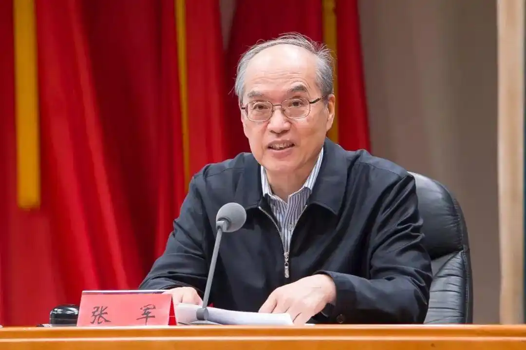 事关国家安全首席大检察官坚决打好防范化解金融