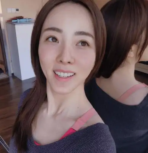 电视李思思素颜健身!