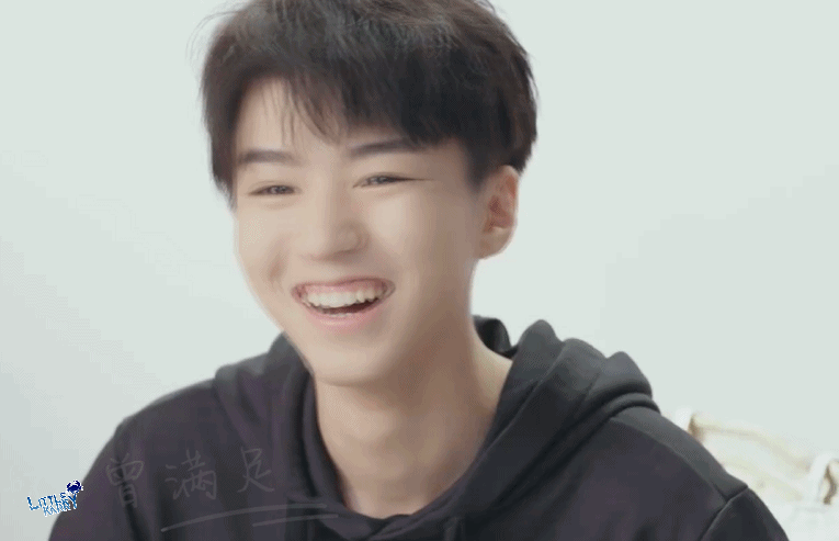 王俊凯甜甜笑容动图合集 虎牙少年甜度满分