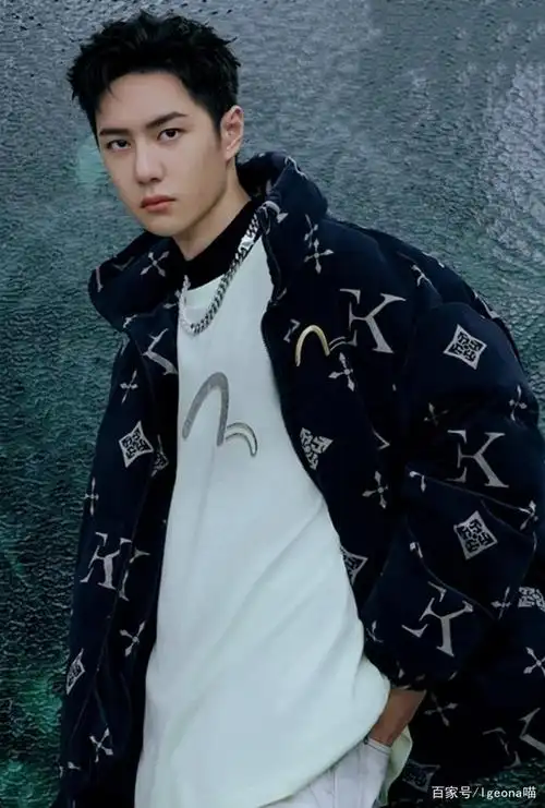 王一博展现evisu2021秋冬系列,演绎街头潮男时尚,野性潇洒