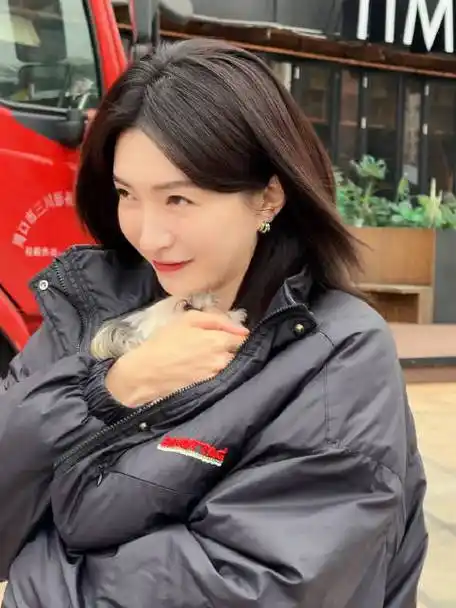 江疏影#夜色正浓#  欢赢光临·江疏影的微博视频