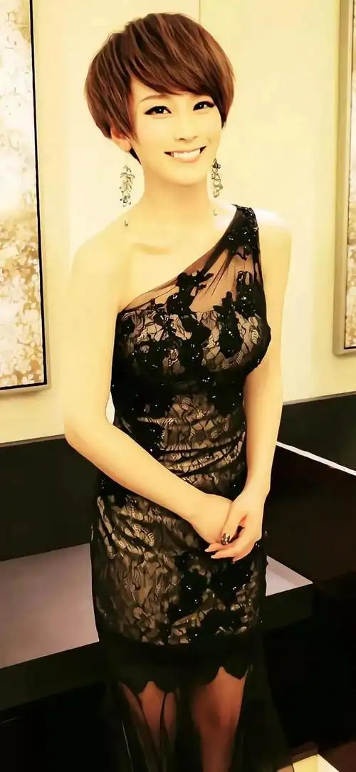 谢楠个人资料图片,吴京老婆谢楠个人资料介绍(谢楠性感写真照来了)