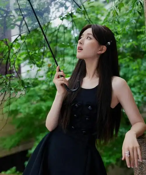 赵露思|礼服_新浪新闻