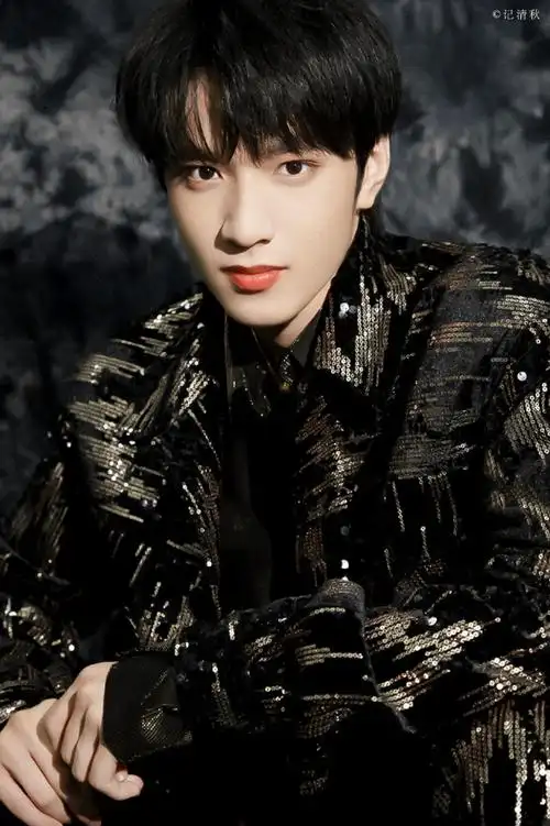 刘耀文你好星期六##刘耀文 画报人生