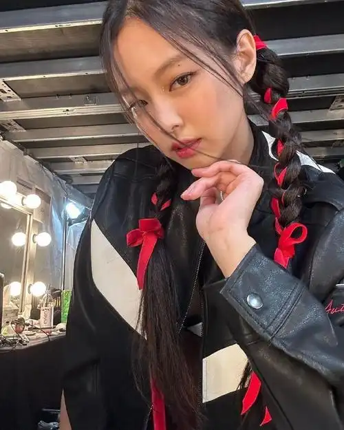jennie solo出道五周年