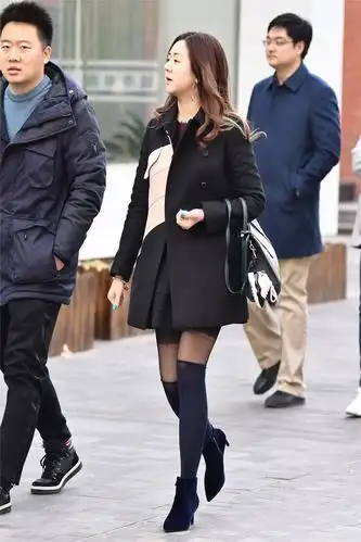 黑丝袜搭配高跟鞋才会穿出精致的感觉早春这样搭配很美