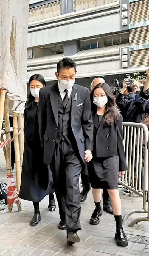 刘德华澄清妻子不叫朱丽倩