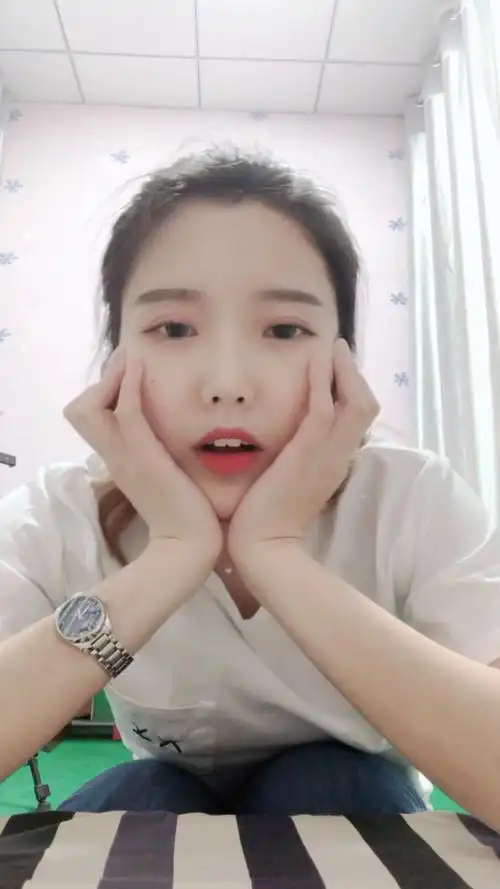 嗨,网恋吗小哥哥,全网无前任,有也不承认,365张假照,你喜欢的样子我都