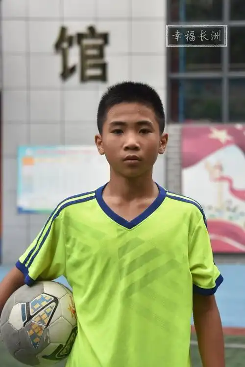 这个12岁小男孩暑期将去欧洲,参加顶级青训!