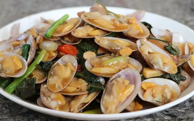 豆酱紫苏炒花甲,鲜香滑嫩又多汁,适合夏天吃开胃又下饭