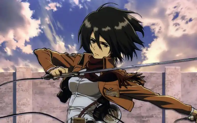 小时候,三笠被艾伦救过一命,因无家可归而被艾伦父子带回了家,后二人