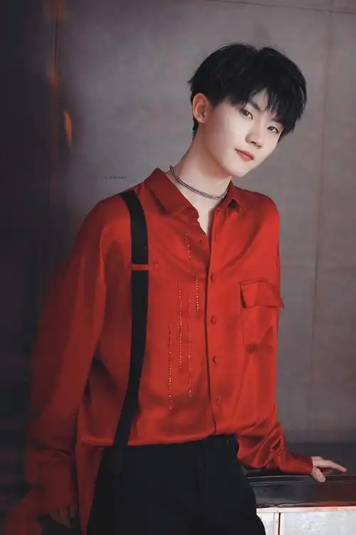 大家可以给我来一点马嘉祺很帅的图吗最想存图了